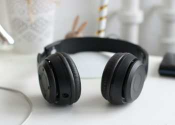Essential Gadgets Every Tech-Savvy Man Should Own