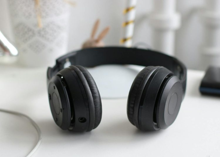 Essential Gadgets Every Tech-Savvy Man Should Own