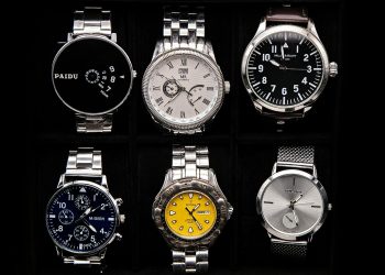Automatic Watches vs. Smartwatches: A Style Battle