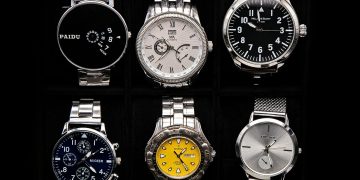 Automatic Watches vs. Smartwatches: A Style Battle